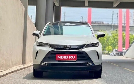 Toyota Harrier, 2023 год, 4 380 000 рублей, 2 фотография