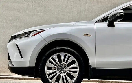 Toyota Harrier, 2023 год, 4 380 000 рублей, 7 фотография