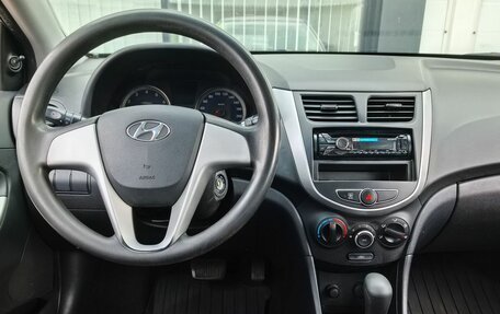 Hyundai Solaris II рестайлинг, 2012 год, 640 000 рублей, 12 фотография