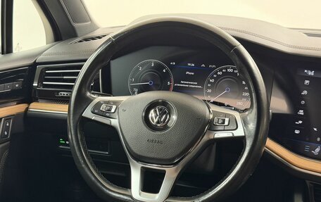 Volkswagen Touareg III, 2018 год, 4 580 000 рублей, 18 фотография