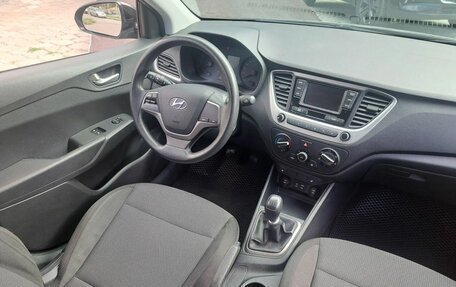 Hyundai Solaris II рестайлинг, 2017 год, 954 000 рублей, 6 фотография
