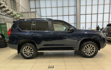 Toyota Land Cruiser Prado 150 рестайлинг 2, 2019 год, 5 850 000 рублей, 5 фотография
