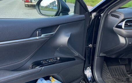 Toyota Camry, 2018 год, 2 980 000 рублей, 10 фотография