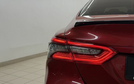 Toyota Camry, 2021 год, 3 200 000 рублей, 10 фотография