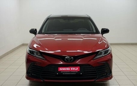 Toyota Camry, 2021 год, 3 200 000 рублей, 2 фотография