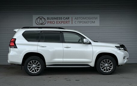 Toyota Land Cruiser Prado 150 рестайлинг 2, 2020 год, 7 890 000 рублей, 4 фотография
