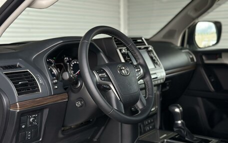 Toyota Land Cruiser Prado 150 рестайлинг 2, 2020 год, 7 890 000 рублей, 9 фотография