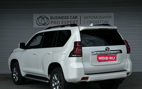 Toyota Land Cruiser Prado 150 рестайлинг 2, 2020 год, 7 890 000 рублей, 7 фотография