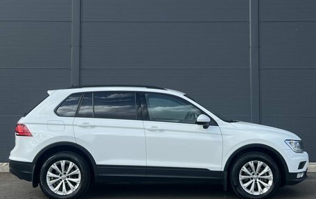 Volkswagen Tiguan II, 2017 год, 1 960 000 рублей, 4 фотография