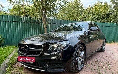 Mercedes-Benz E-Класс, 2019 год, 4 000 000 рублей, 4 фотография