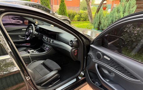 Mercedes-Benz E-Класс, 2019 год, 4 000 000 рублей, 6 фотография