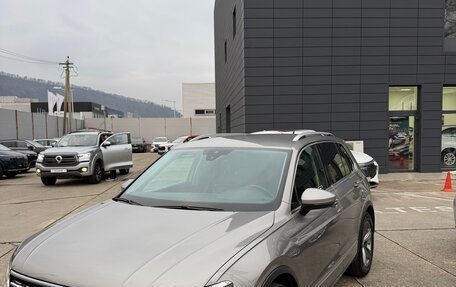 Volkswagen Tiguan II, 2019 год, 2 850 000 рублей, 2 фотография