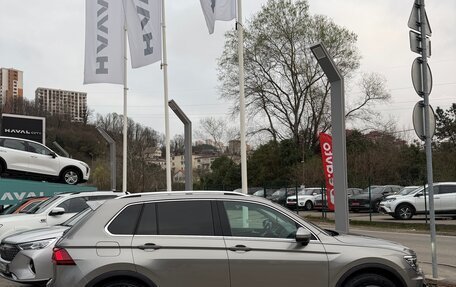 Volkswagen Tiguan II, 2019 год, 2 850 000 рублей, 6 фотография