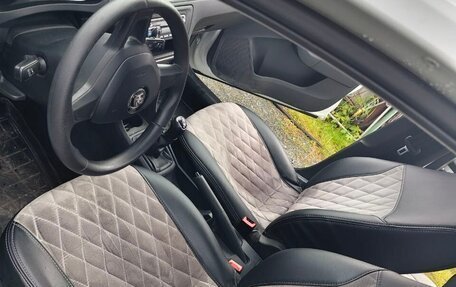 Skoda Rapid I, 2018 год, 1 400 000 рублей, 6 фотография