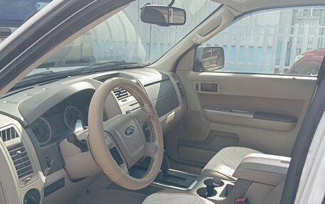 Ford Escape II, 2011 год, 17 фотография
