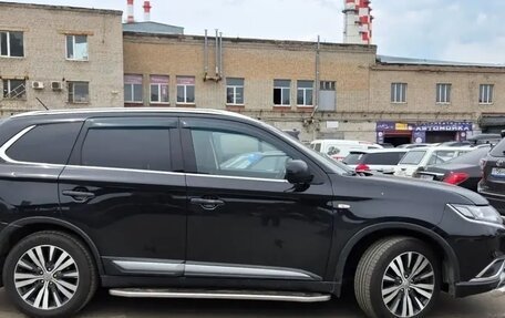 Mitsubishi Outlander III рестайлинг 3, 2015 год, 1 250 000 рублей, 2 фотография