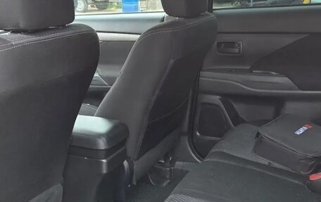 Mitsubishi Outlander III рестайлинг 3, 2015 год, 1 250 000 рублей, 5 фотография