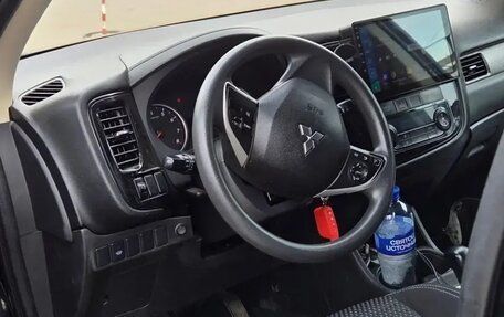Mitsubishi Outlander III рестайлинг 3, 2015 год, 1 250 000 рублей, 4 фотография