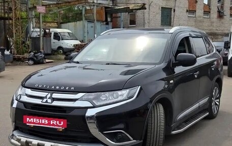Mitsubishi Outlander III рестайлинг 3, 2015 год, 1 250 000 рублей, 6 фотография