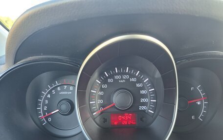 KIA Rio III рестайлинг, 2015 год, 840 000 рублей, 14 фотография