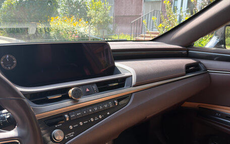 Lexus ES VII, 2021 год, 4 500 000 рублей, 24 фотография