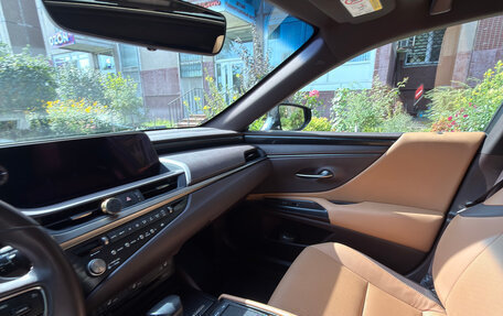 Lexus ES VII, 2021 год, 4 500 000 рублей, 26 фотография