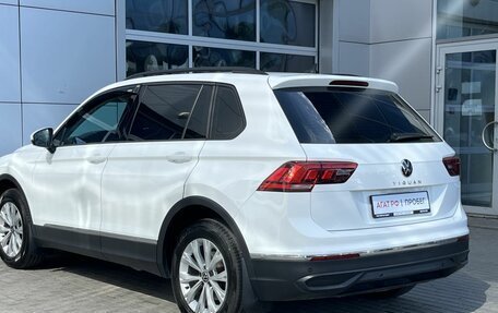 Volkswagen Tiguan II, 2021 год, 2 600 000 рублей, 5 фотография