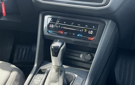 Volkswagen Tiguan II, 2021 год, 2 600 000 рублей, 15 фотография