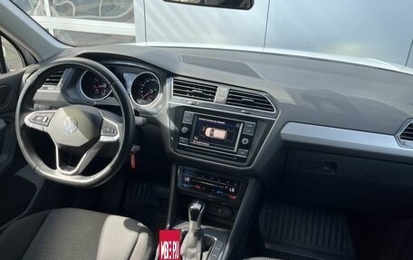Volkswagen Tiguan II, 2021 год, 2 600 000 рублей, 12 фотография