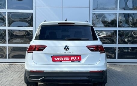Volkswagen Tiguan II, 2021 год, 2 600 000 рублей, 6 фотография