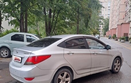 Hyundai Solaris II рестайлинг, 2013 год, 580 000 рублей, 3 фотография