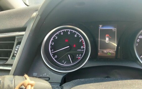 Toyota Camry, 2019 год, 1 540 000 рублей, 3 фотография