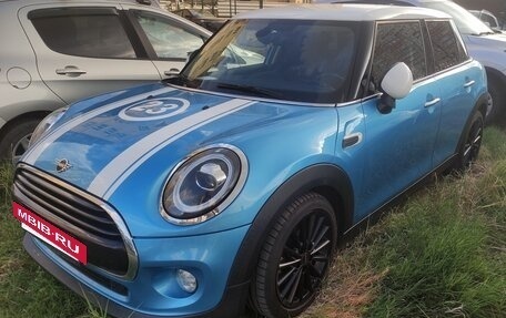 MINI Hatch, 2019 год, 1 660 000 рублей, 2 фотография