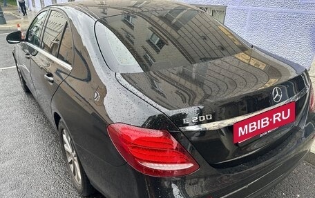 Mercedes-Benz E-Класс, 2019 год, 1 750 000 рублей, 8 фотография
