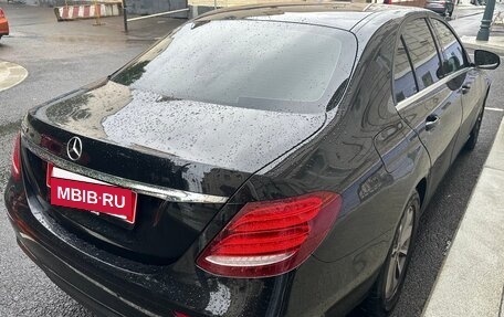 Mercedes-Benz E-Класс, 2019 год, 1 750 000 рублей, 2 фотография