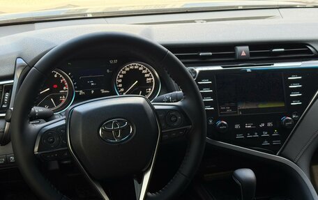 Toyota Camry, 2020 год, 2 450 000 рублей, 15 фотография