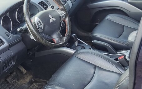 Mitsubishi Outlander III рестайлинг 3, 2011 год, 920 000 рублей, 9 фотография