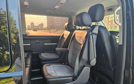 Volkswagen Multivan T6 рестайлинг, 2021 год, 4 900 000 рублей, 8 фотография