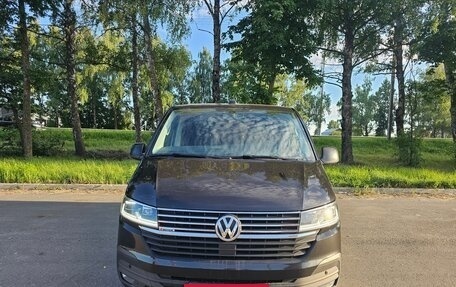 Volkswagen Multivan T6 рестайлинг, 2021 год, 4 900 000 рублей, 2 фотография