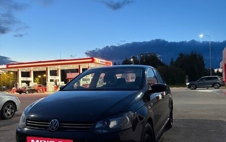 Volkswagen Polo VI (EU Market), 2013 год, 875 000 рублей, 2 фотография