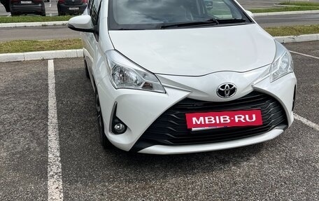 Toyota Vitz, 2017 год, 890 000 рублей, 3 фотография
