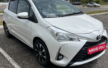Toyota Vitz, 2017 год, 890 000 рублей, 4 фотография