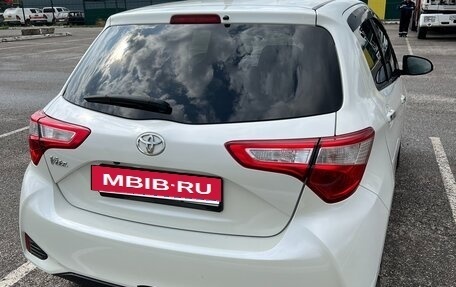 Toyota Vitz, 2017 год, 890 000 рублей, 6 фотография