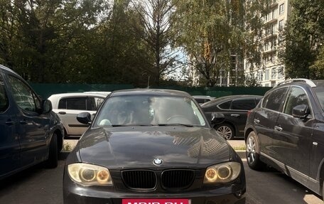 BMW 1 серия, 2011 год, 800 000 рублей, 2 фотография