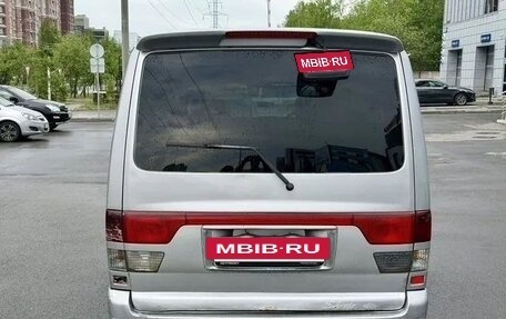 Mazda Bongo Friendee i рестайлинг, 2000 год, 560 000 рублей, 8 фотография