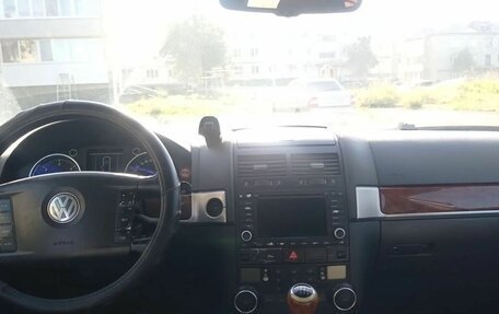 Volkswagen Touareg III, 2004 год, 900 000 рублей, 2 фотография