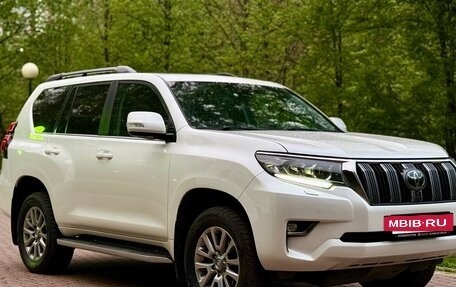 Toyota Land Cruiser Prado 150 рестайлинг 2, 2018 год, 4 490 000 рублей, 2 фотография
