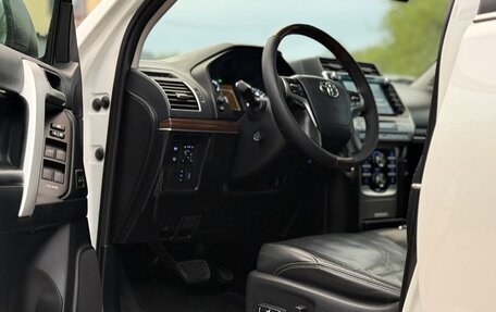 Toyota Land Cruiser Prado 150 рестайлинг 2, 2018 год, 4 490 000 рублей, 9 фотография