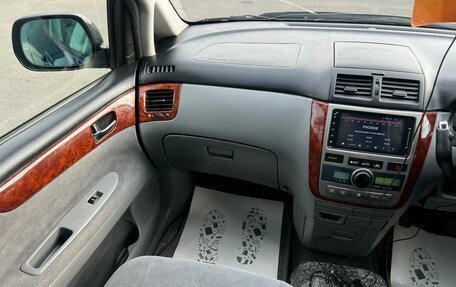 Toyota Ipsum II, 2002 год, 809 000 рублей, 13 фотография