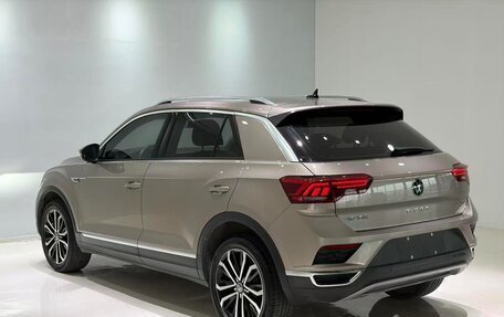 Volkswagen T-Roc I, 2023 год, 1 190 000 рублей, 4 фотография